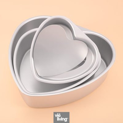 Heart-Shaped Cake Pan with Removable Bottom 3"-10"